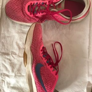 Gently used Nike shoes